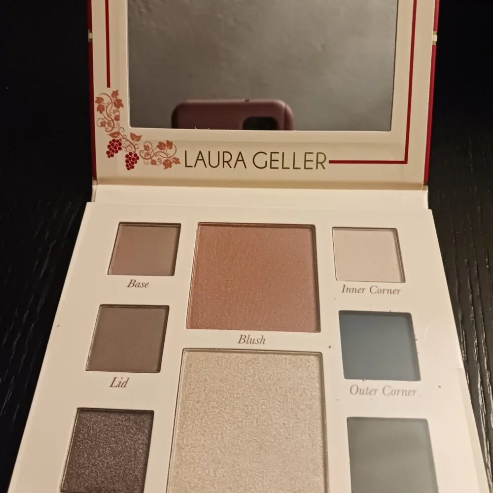 Laura Geller's face palette - Picture 5 of 11